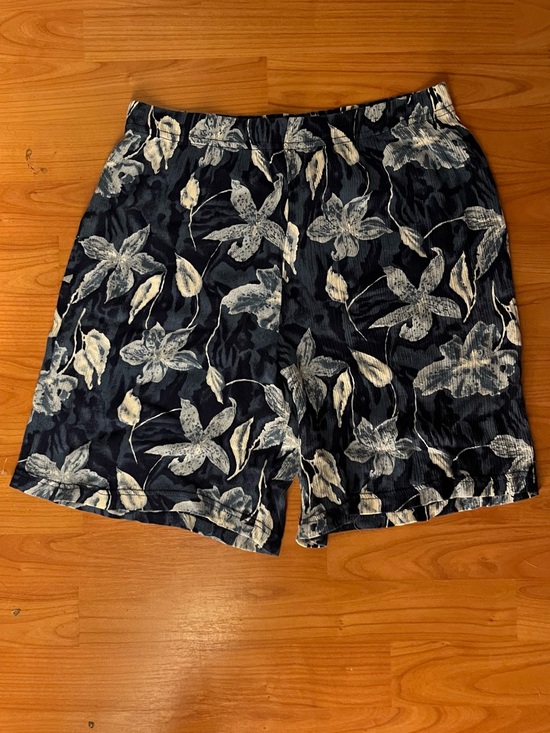 Northern Traditions Pants - Vintage High-Waist Navy Floral Women's Shorts